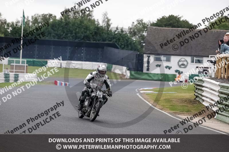 Vintage motorcycle club;eventdigitalimages;mallory park;mallory park trackday photographs;no limits trackdays;peter wileman photography;trackday digital images;trackday photos;vmcc festival 1000 bikes photographs